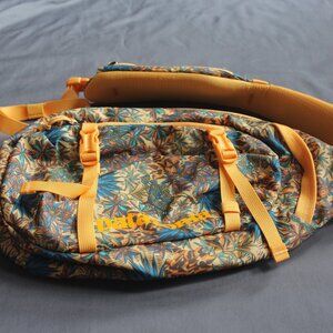 Patagonia Atom Sling 8L Canyon Hike Saffron